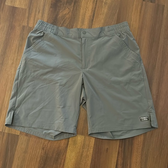 L.L. Bean Pants - LL Bean Women Gray Bermuda Shorts 9” Inseam Size 12 Regular- Snap/Zip Closure